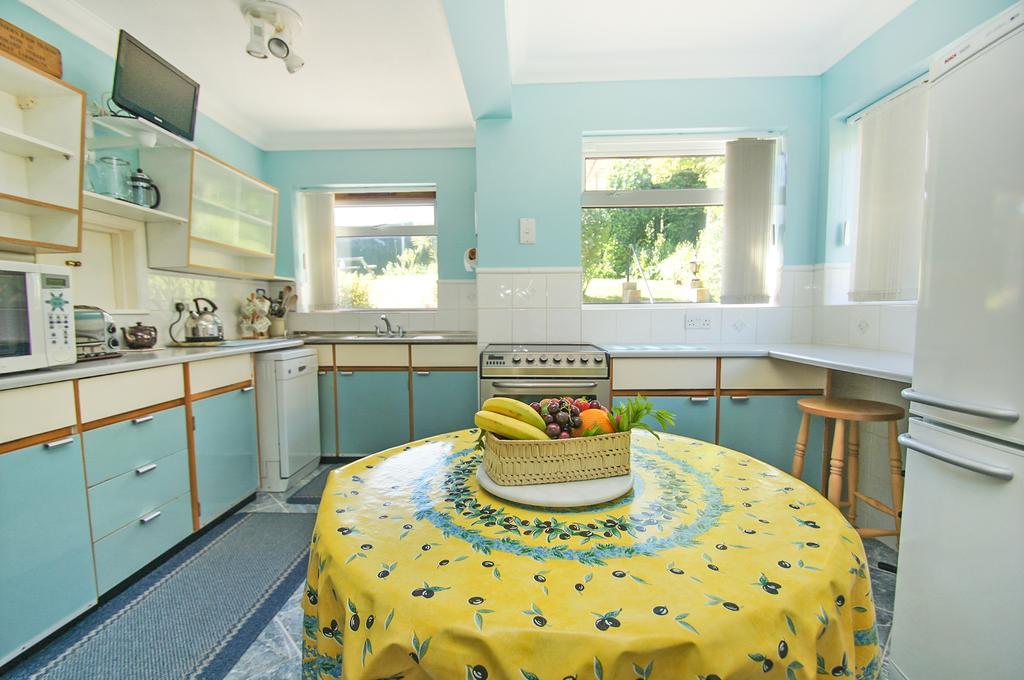 Dean Court Garden - Parking - By Brighton Holiday Lets Extérieur photo
