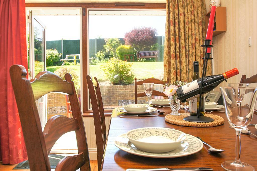 Dean Court Garden - Parking - By Brighton Holiday Lets Extérieur photo